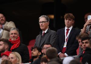 开云综合服务-神之一手！17-18赛季利物浦1.26亿买萨拉赫+范迪克，1.35亿卖库鸟