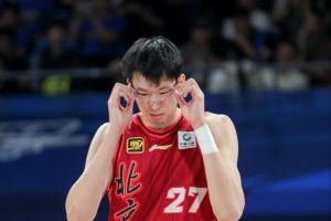 开云综合服务-周琦还是一如既往不可或缺 北京已经一只脚踏入了总决赛大门