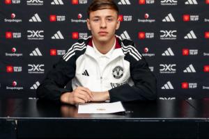 开云综合服务-着眼未来！官方：曼联与17岁前锋伊布拉吉莫夫签下首份职业合同