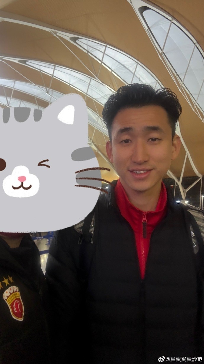 开云首页-博主晒图：海港启程赴海外冬训，安永佳和张源现身